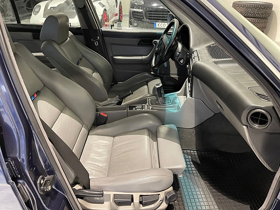 BMW 525i 14 of 16
