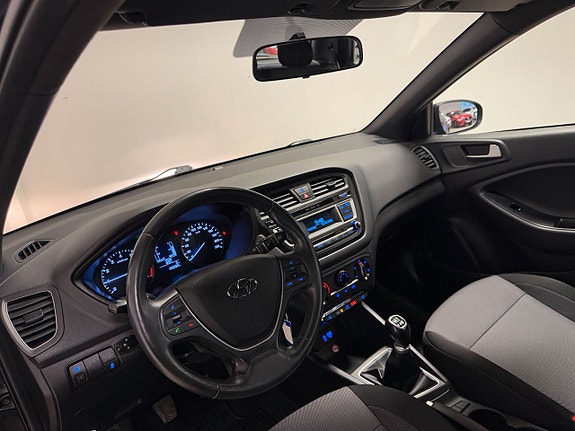 Hyundai i20 10 of 12