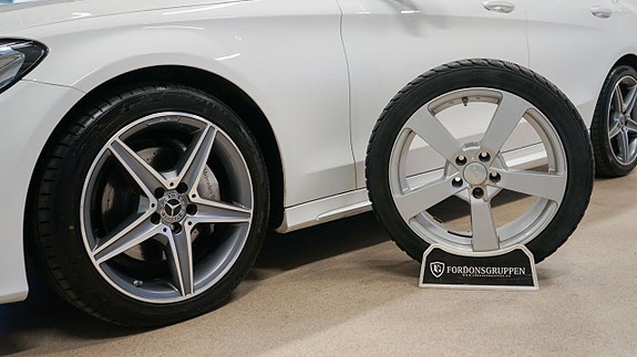Mercedes-Benz C220 d 2 of 5