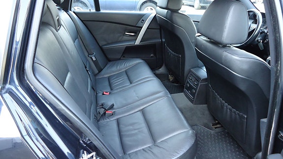 BMW 525 17 of 23