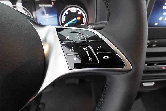 Mercedes-Benz eVito 112 18 of 23