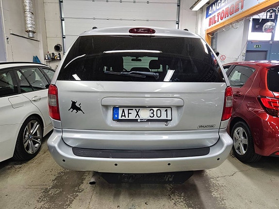 Dodge Grand Caravan 7 of 16