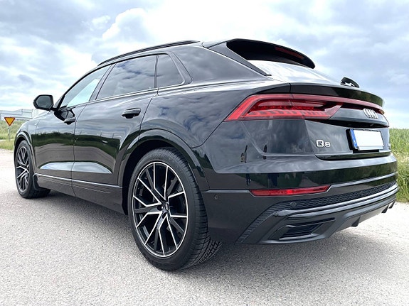 Audi Q8 2 of 8