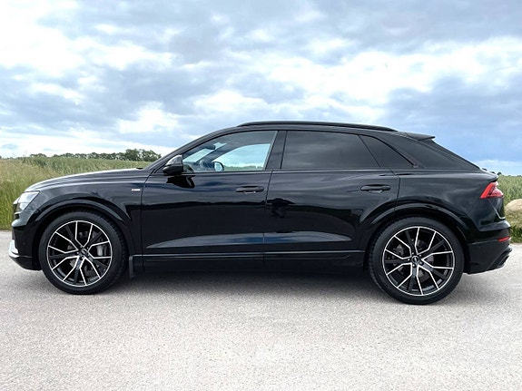 Audi Q8 6 of 8