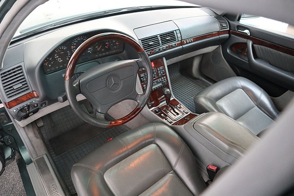 Mercedes-Benz S600 10 of 21