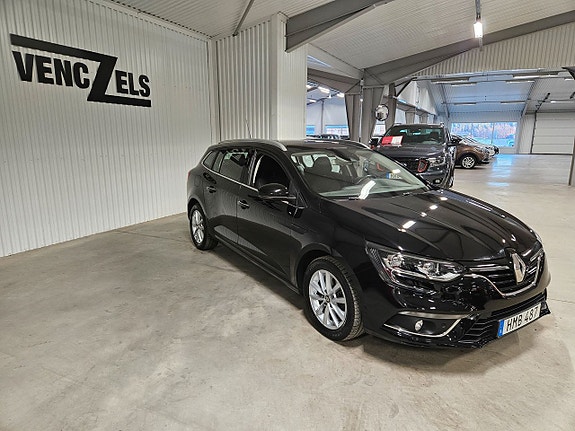 Renault Megane IV 2 of 5