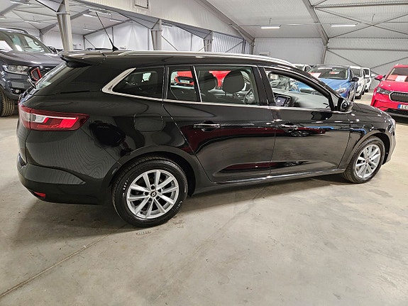 Renault Megane IV 3 of 5