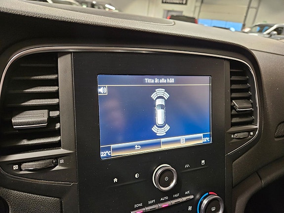 Renault Megane IV 7 of 9
