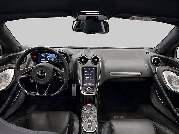 McLaren GT 17 of 30