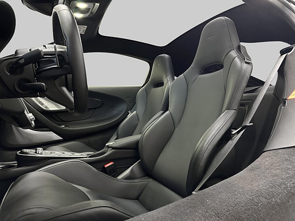 McLaren GT 29 of 30