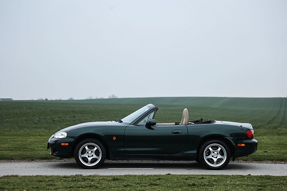 Mazda MX-5 8 of 13
