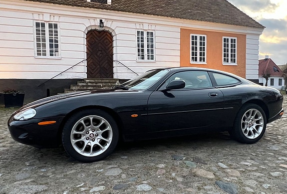 Jaguar XKR