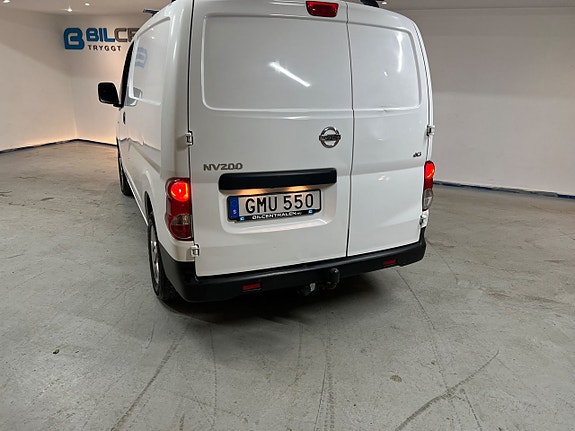 Nissan NV200 8 of 22