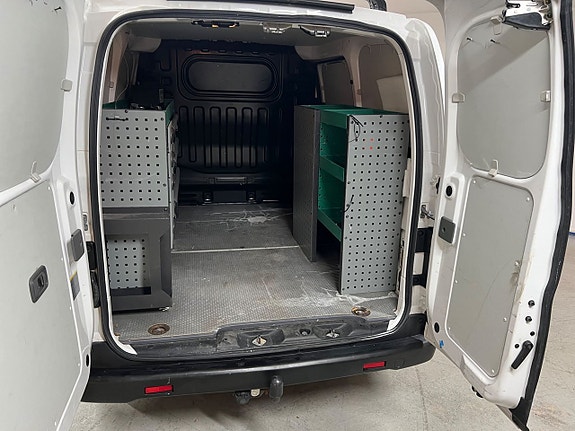 Nissan NV200 9 of 22