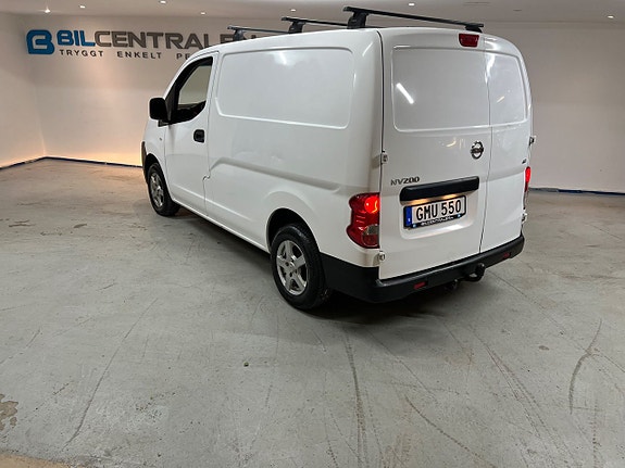 Nissan NV200 6 of 22