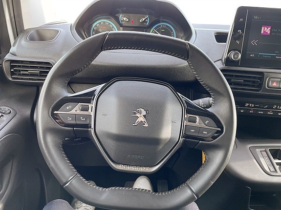 Peugeot e-Partner 8 of 17