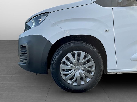 Peugeot e-Partner 17 of 17