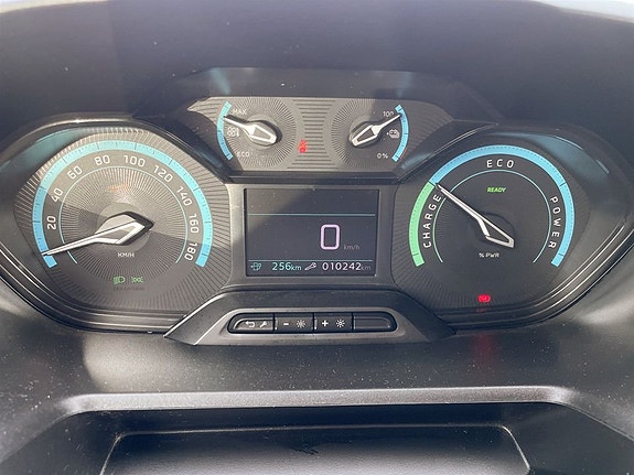 Peugeot e-Partner 9 of 17