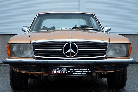 Mercedes-Benz SLC300 2 of 5