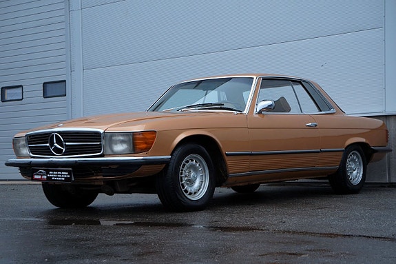 Mercedes-Benz SLC300 3 of 5