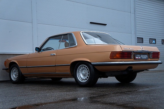 Mercedes-Benz SLC300 4 of 5