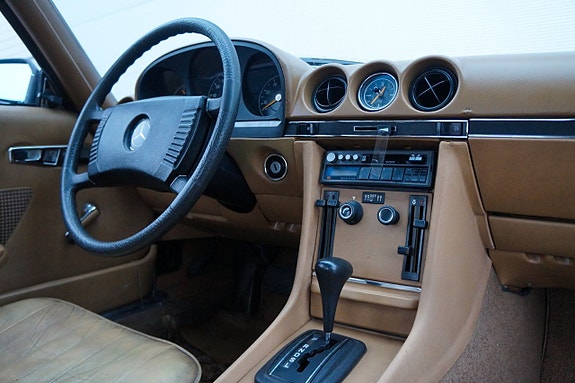 Mercedes-Benz SLC300 12 of 14