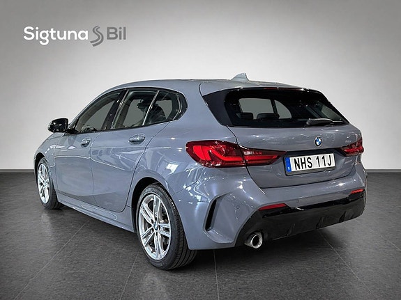 BMW 118i 4 of 5