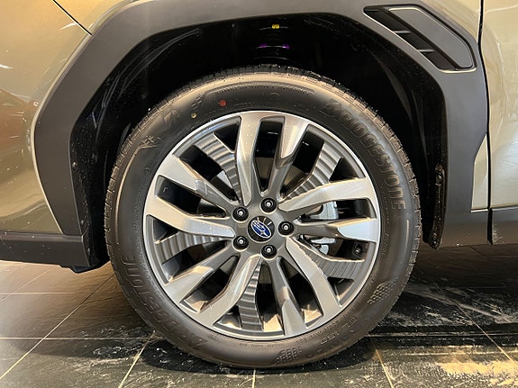 Subaru Forester 5 of 15