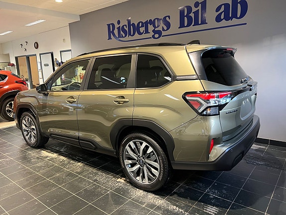 Subaru Forester 4 of 15
