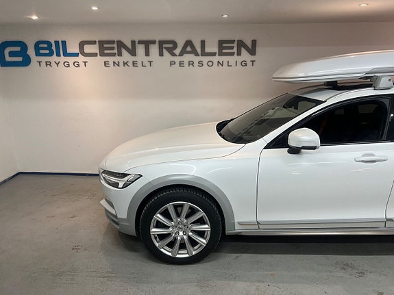 Volvo V90 Cross Country 12 of 27