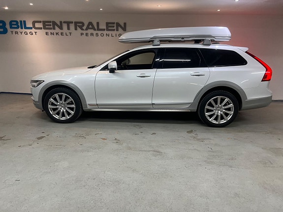 Volvo V90 Cross Country 13 of 27