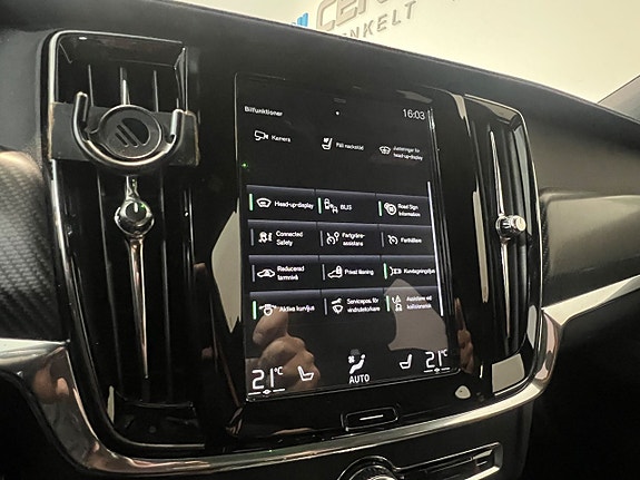 Volvo V90 Cross Country 18 of 27
