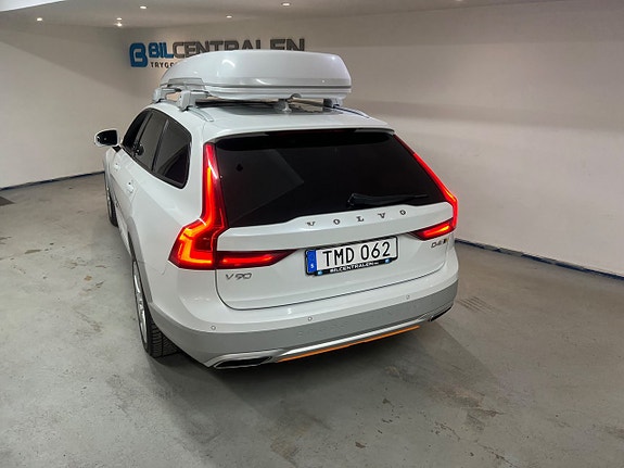 Volvo V90 Cross Country 6 of 27