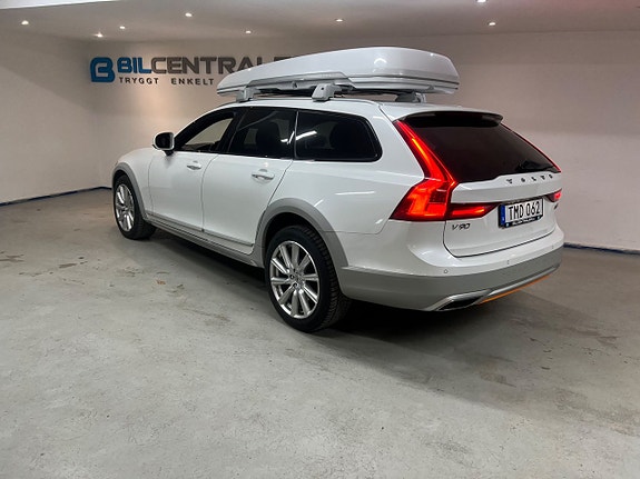 Volvo V90 Cross Country 8 of 27
