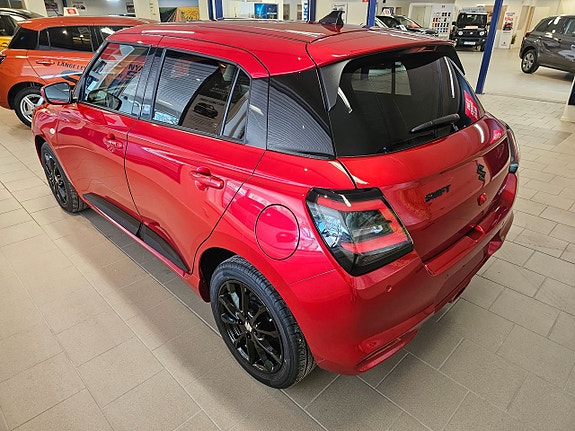 Suzuki Swift 3 of 9