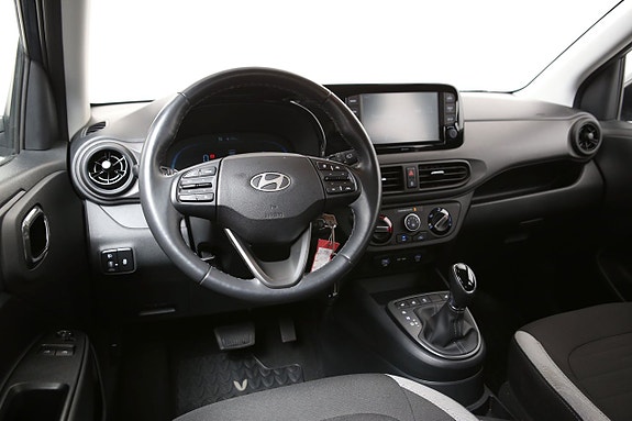 Hyundai i10 10 of 17