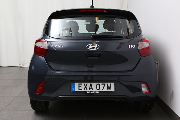 Hyundai i10 7 of 17