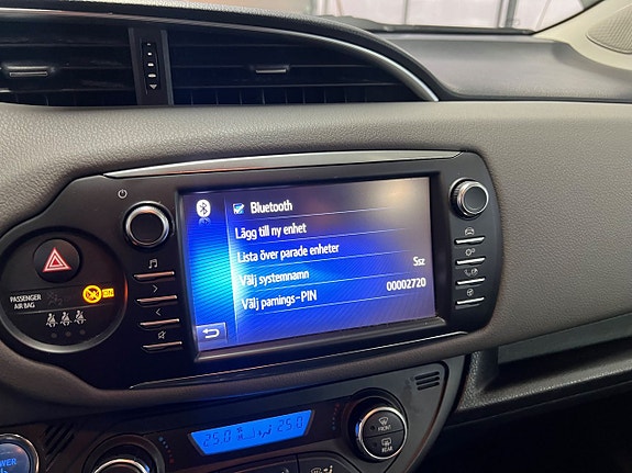 Toyota Yaris 14 of 16