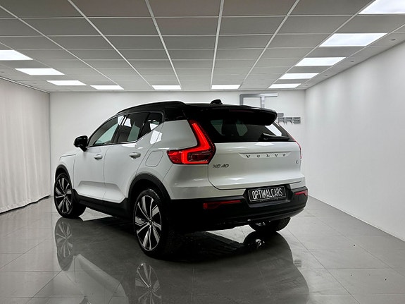 Volvo XC40 9 of 16
