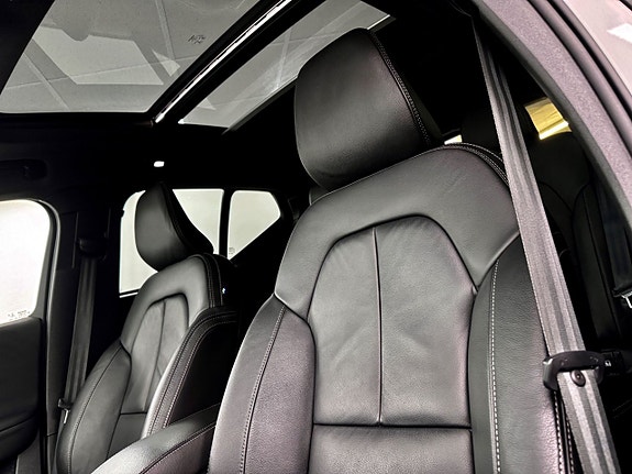 Volvo XC40 6 of 16