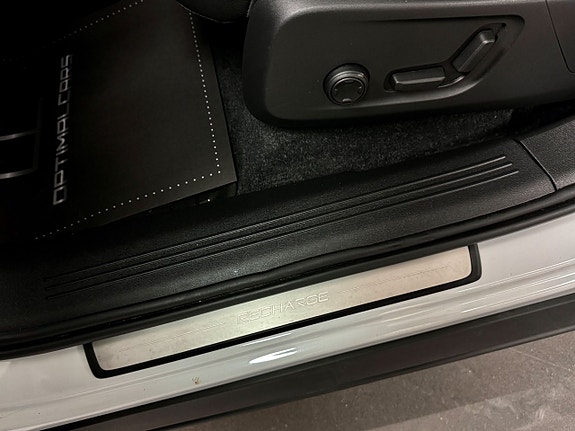 Volvo XC40 12 of 16