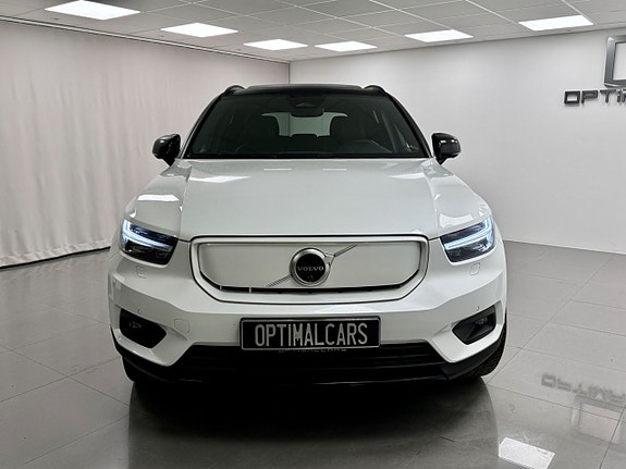 Volvo XC40 8 of 16
