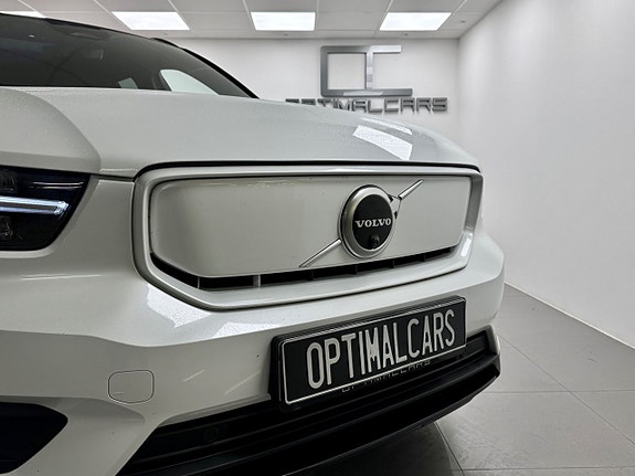 Volvo XC40 13 of 16