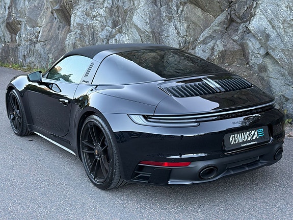 Porsche 911 Targa 4 GTS 22 of 26