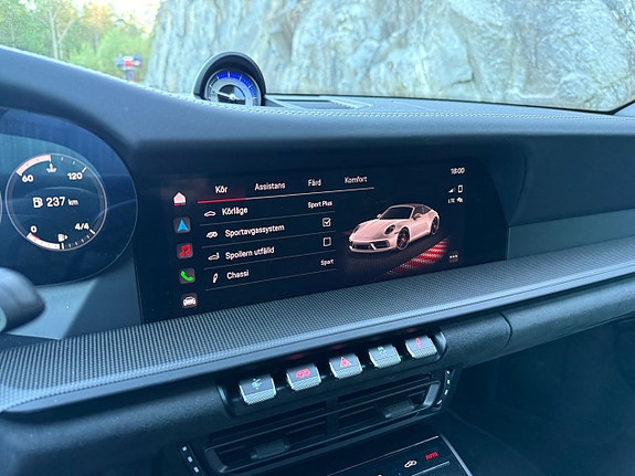 Porsche 911 Targa 4 GTS 18 of 26