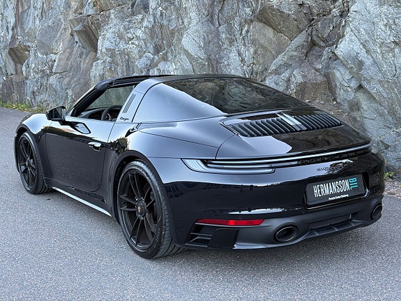 Porsche 911 Targa 4 GTS 7 of 26