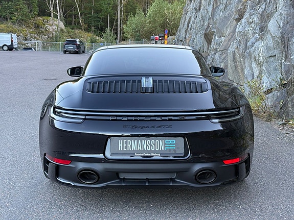 Porsche 911 Targa 4 GTS 8 of 26