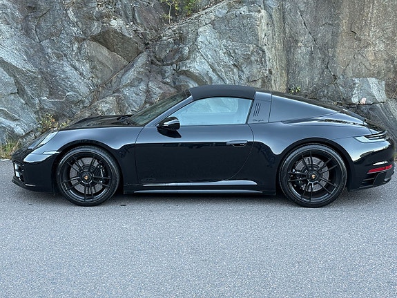 Porsche 911 Targa 4 GTS 21 of 26