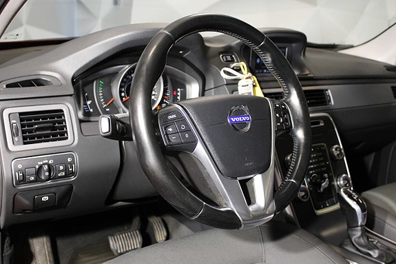 Volvo V70 15 of 26