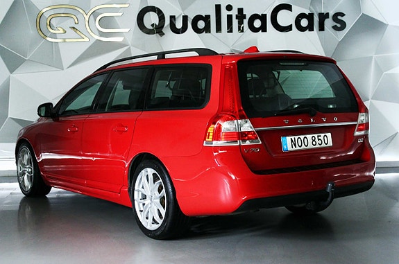 Volvo V70 3 of 26